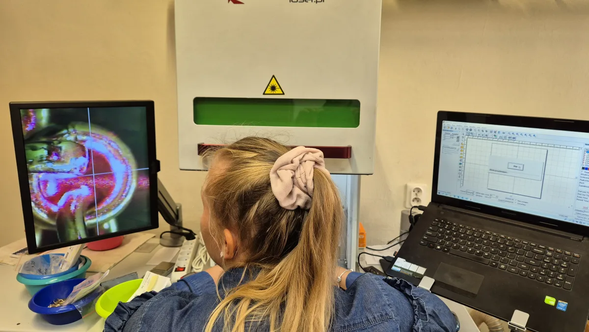 Laser Fiber 2D Zamknięty