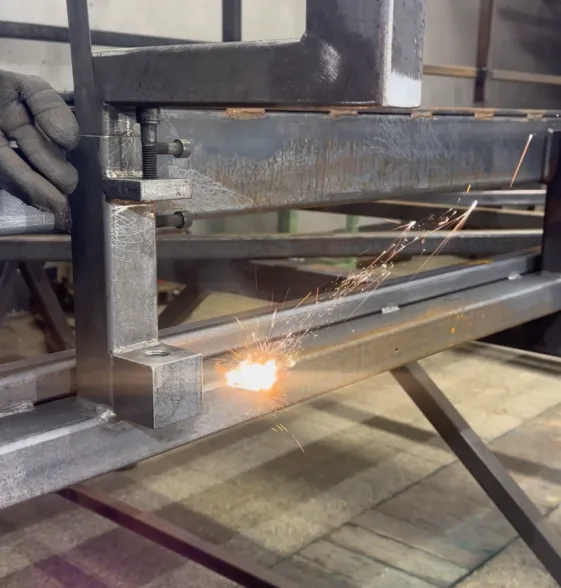 Smart Laser laser cleaning machine with a 3000W continuous-wave laser source