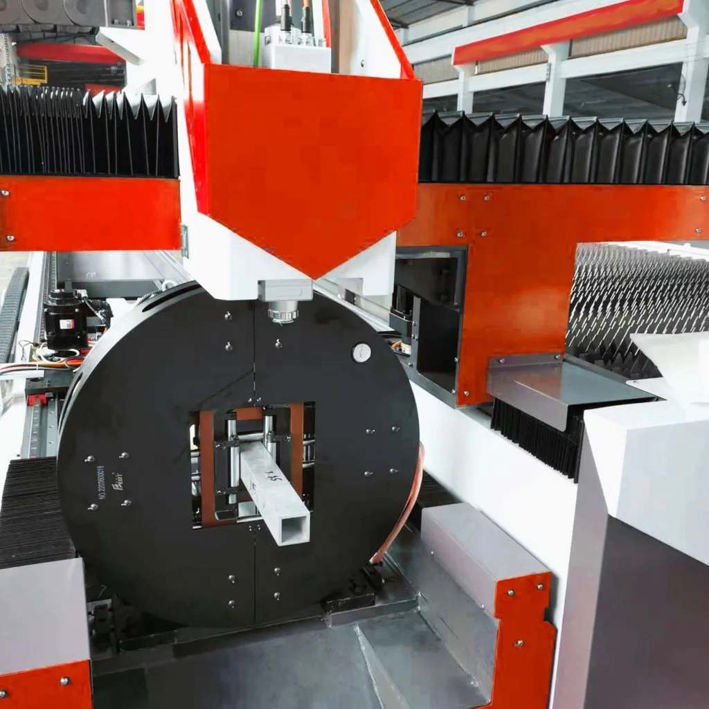 Laser Fiber Combo do cięcia blach z obrotnicą do rur i profili