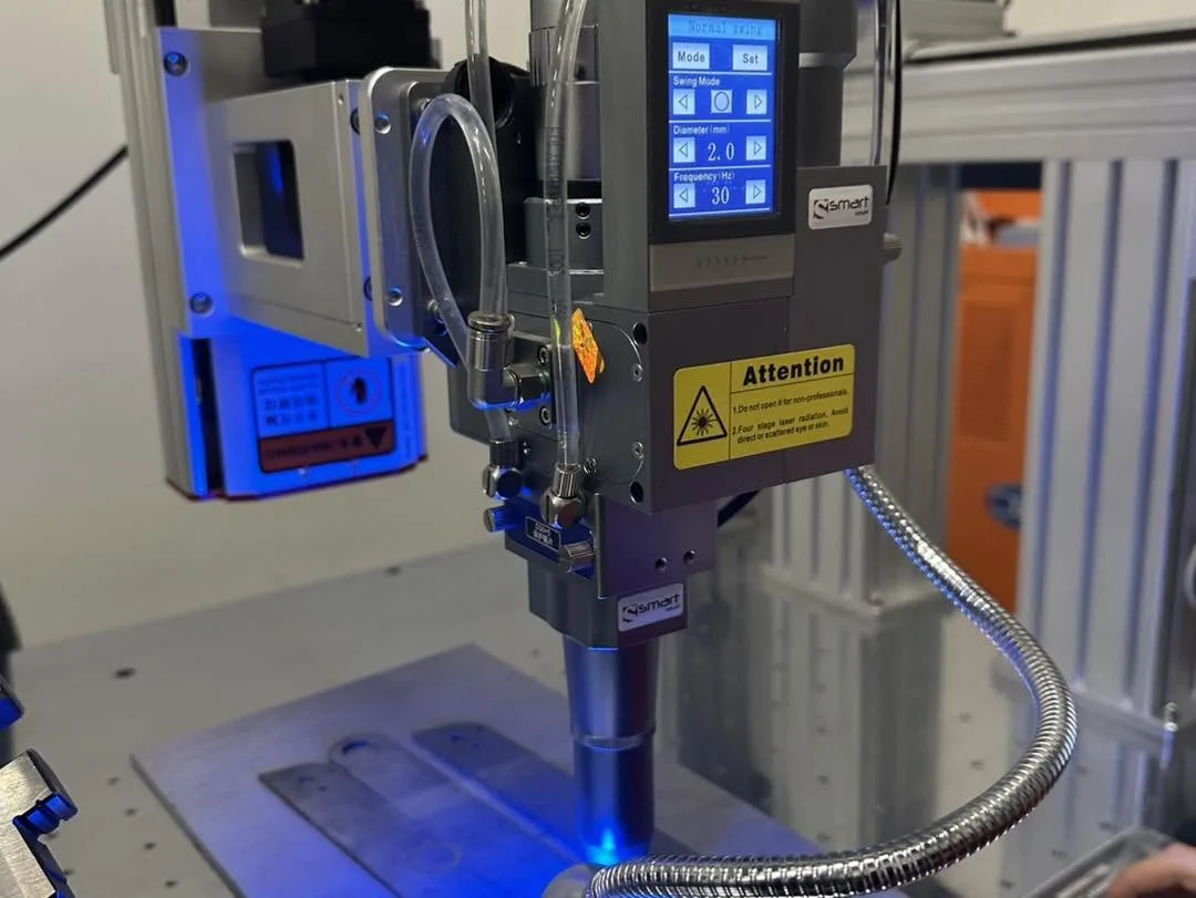 Automatyczna 5 osiowa spawarka laserowa