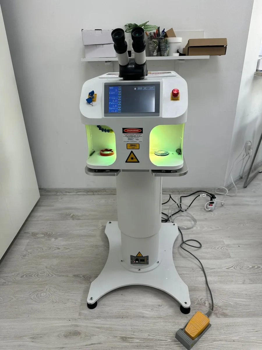 Stolik z regulacją wysokości do spawarek Smart Laser